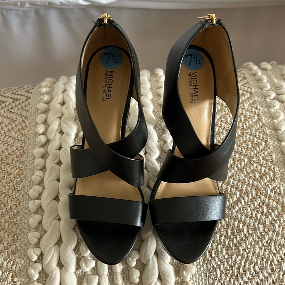 NWOT Michael Kors leather heels